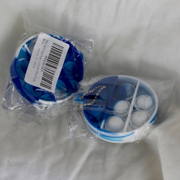 Mini Pop Push It Fidget Toy Keychain Pop Bubble Popping Fidget Sensory Toy - Picture 4 of 5